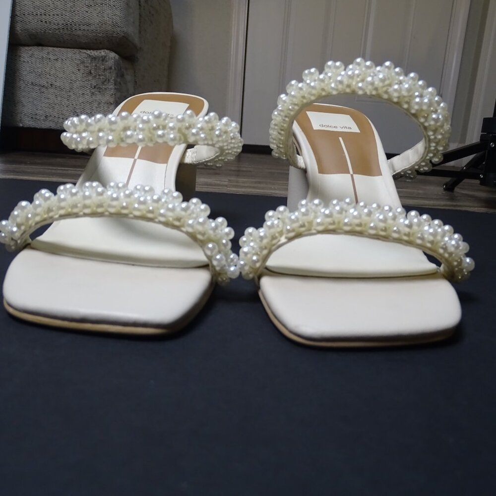Dolce Vita Ivory Pearl Heels - Picture 3 of 9